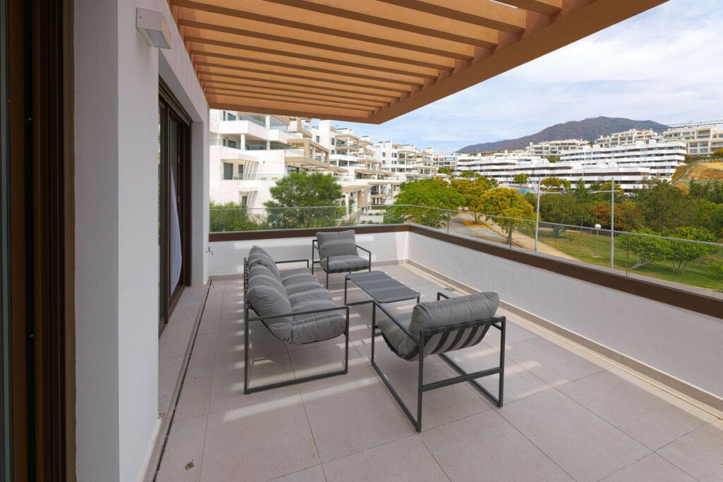 Middle Floor Apartment Estepona Málaga - image 15