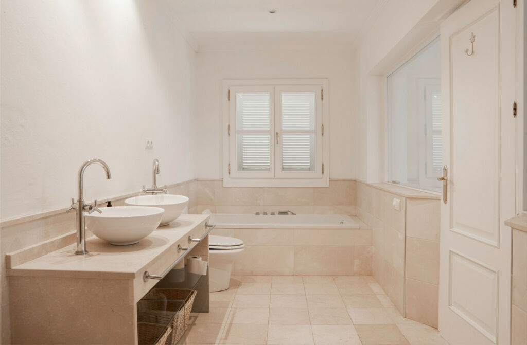 Detached Villa Estepona Málaga - image 15