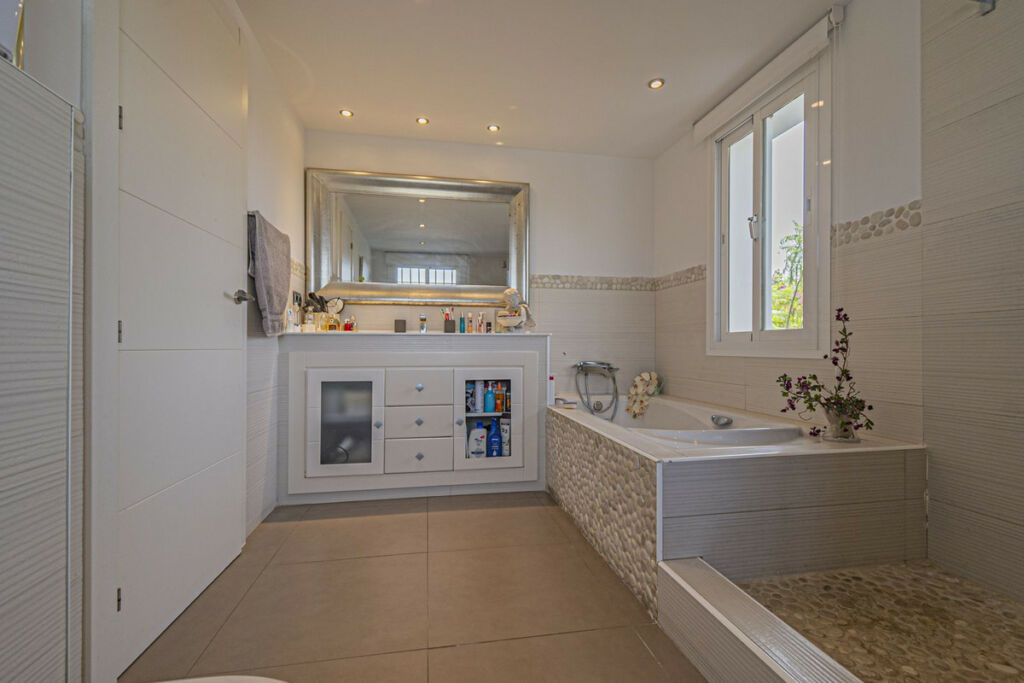 Detached Villa San Pedro de Alcántara Málaga - image 15