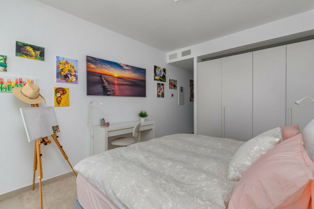 Middle Floor Apartment Benalmadena Málaga - image 14