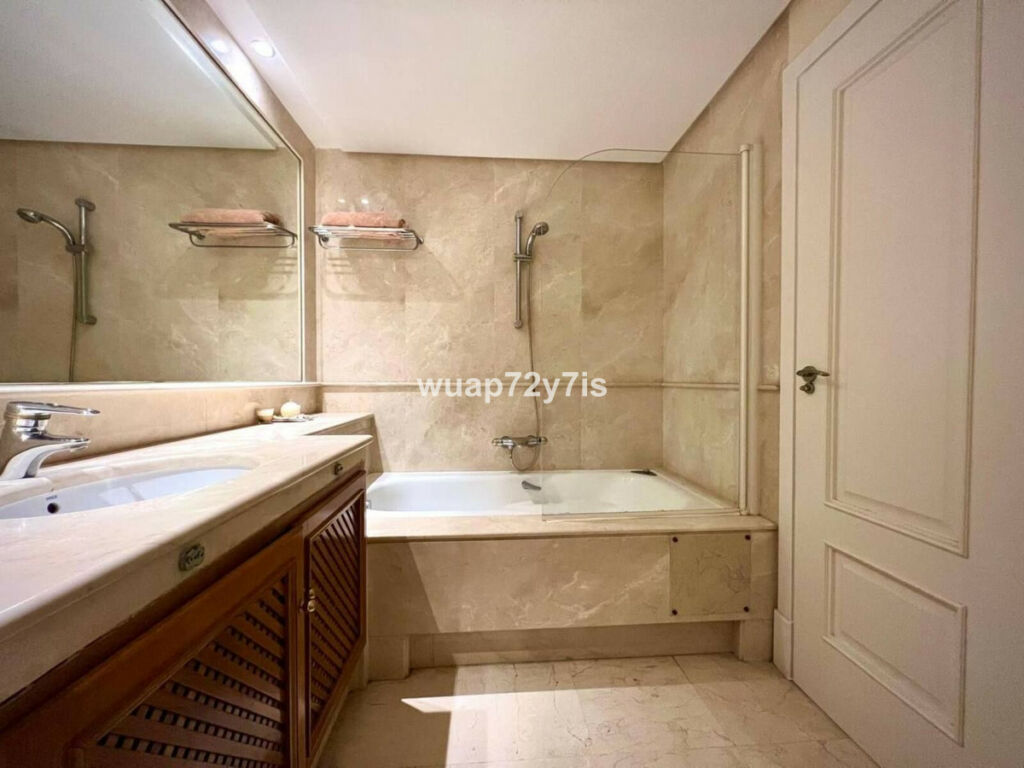 Townhouse Estepona Málaga - image 15