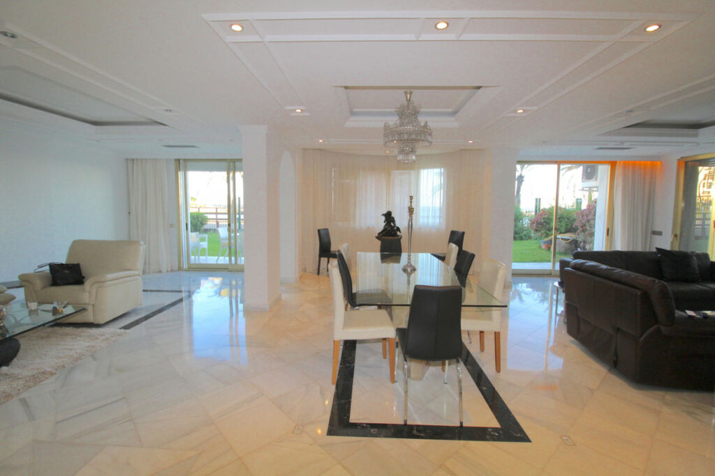 Ground Floor Apartment Puerto Banús Málaga - image 15