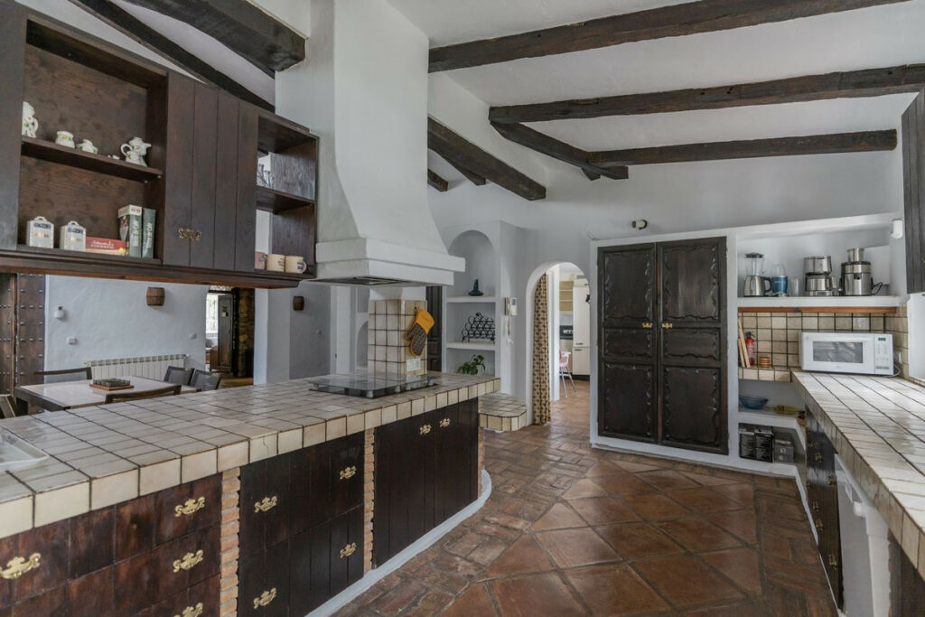 Detached Villa Estepona Málaga - image 16
