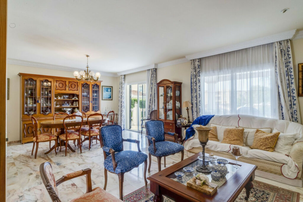 Detached Villa Marbella Málaga - image 15