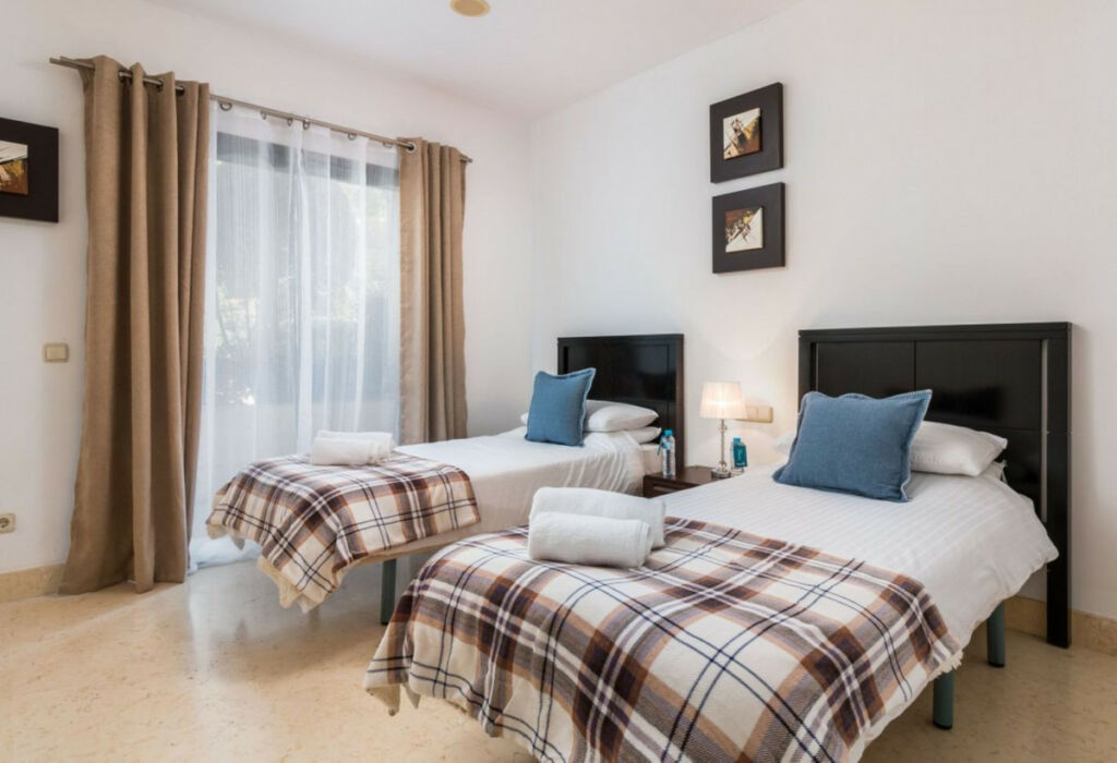 Ground Floor Apartment Benahavís Málaga - image 15