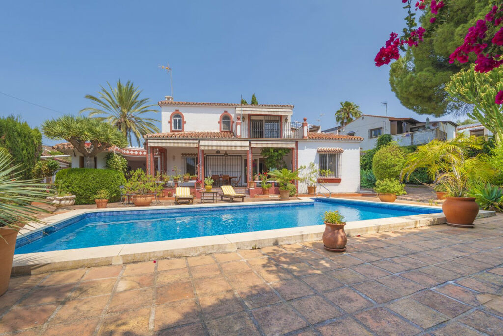 Detached Villa Marbella Málaga - image 15