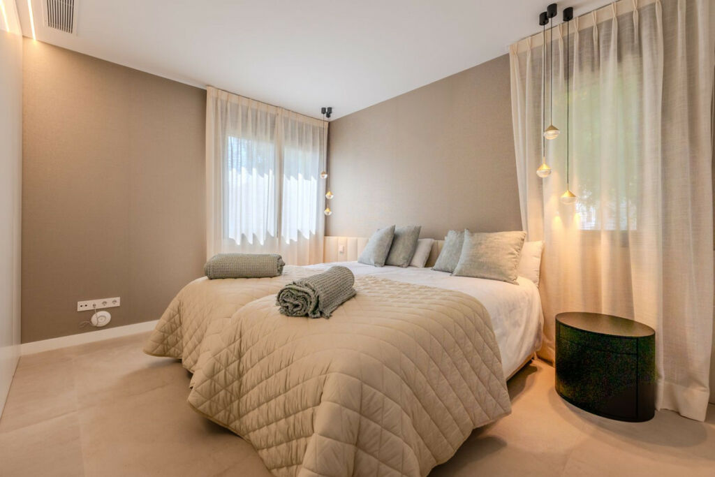 Detached Villa Puerto Banús Málaga - image 15