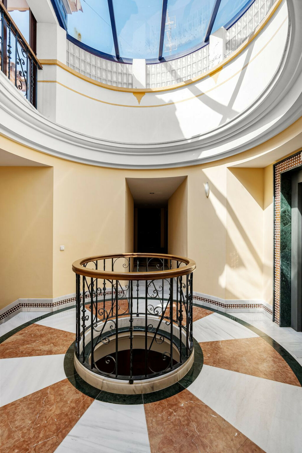 Top Floor Apartment Estepona Málaga - image 15