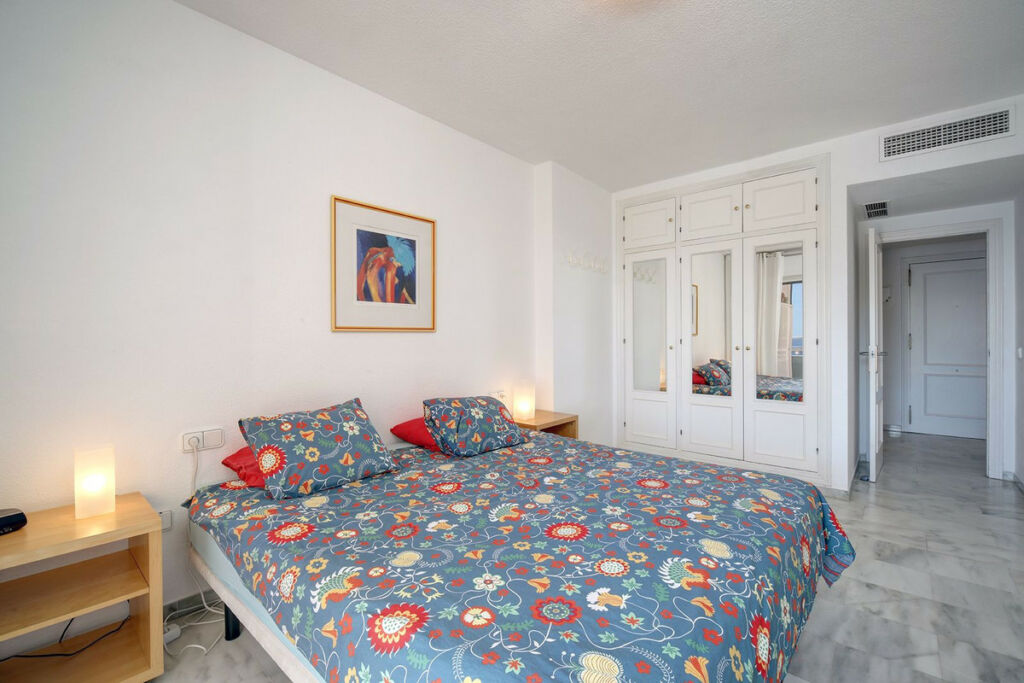 Middle Floor Apartment Estepona Málaga - image 15