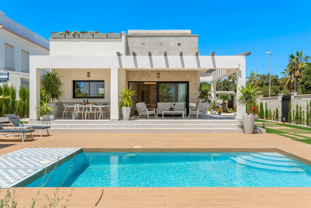 Detached Villa Ciudad Quesada Alicante - image 15