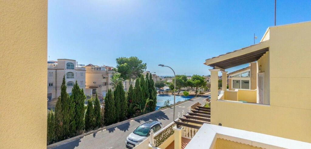 Detached Villa Villamartin Alicante - image 15