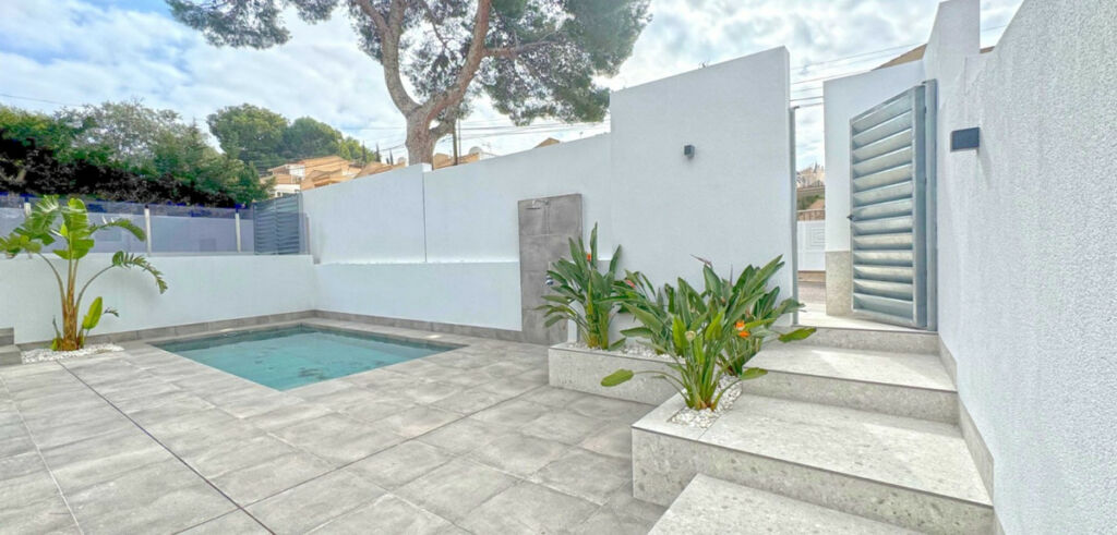 Detached Villa Torrevieja Alicante - image 15