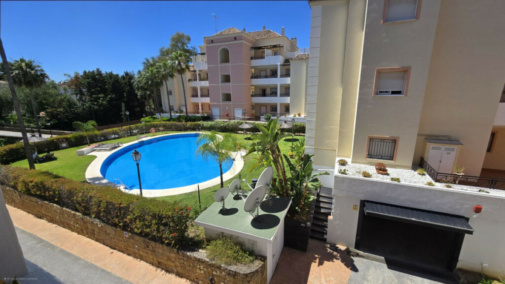 Middle Floor Apartment Aloha Málaga - image 15