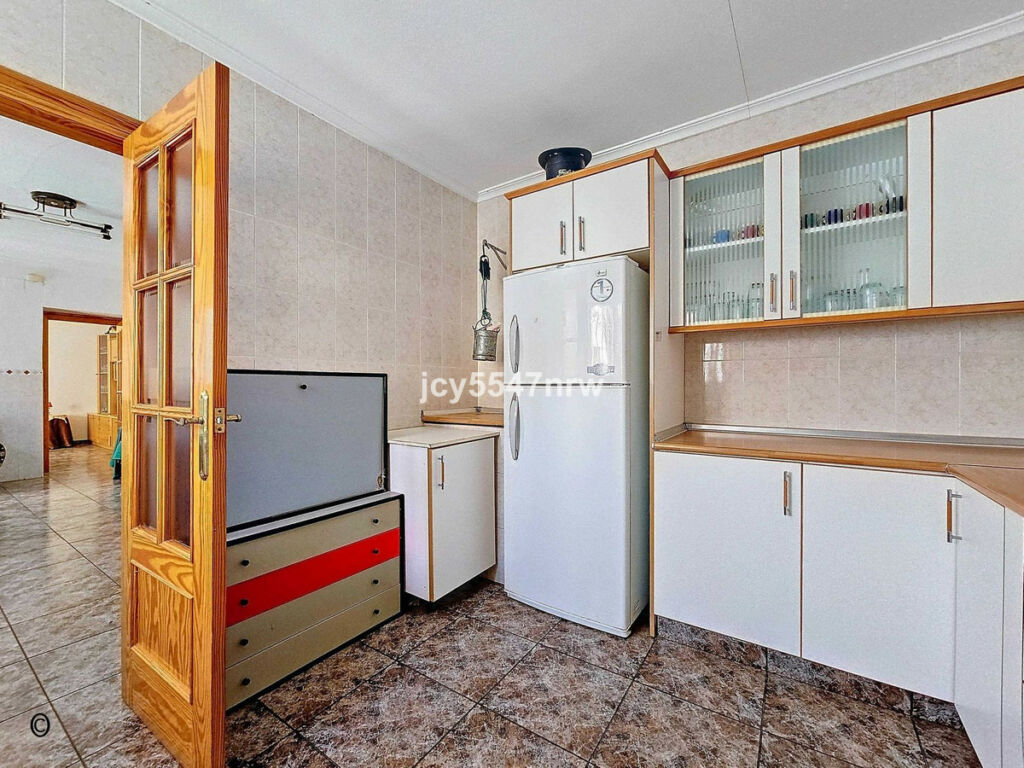 Townhouse Pinoso Alicante - image 15