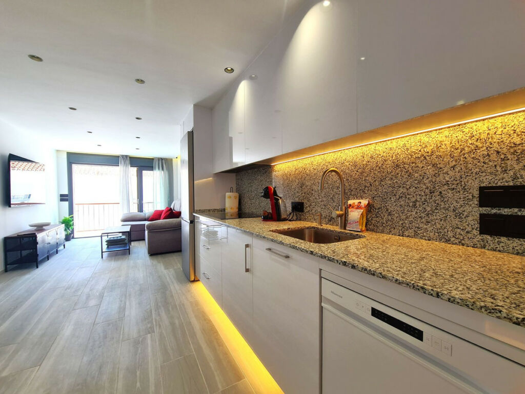 Top Floor Apartment Estepona Málaga - image 15