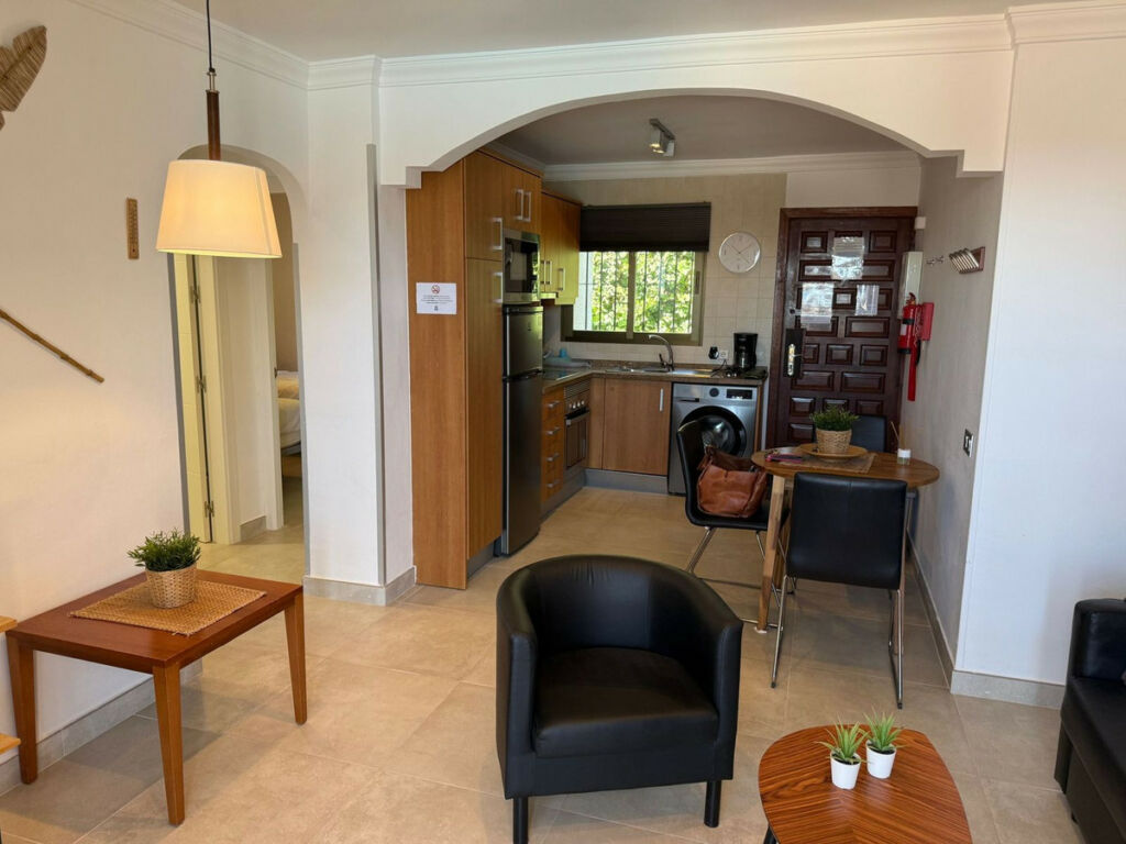 Ground Floor Apartment El Chaparral Málaga - image 3