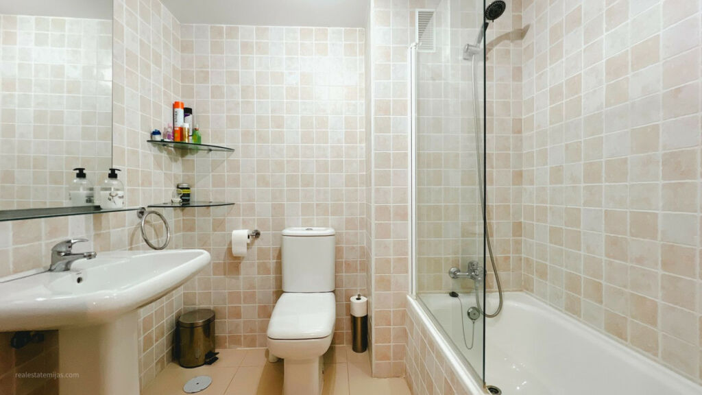 Middle Floor Apartment Reserva de Marbella Málaga - image 15