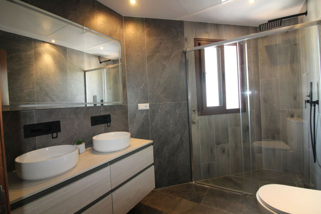 Detached Villa El Paraiso Málaga - image 15