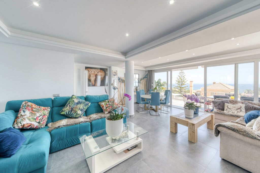 Detached Villa Estepona Málaga - image 14