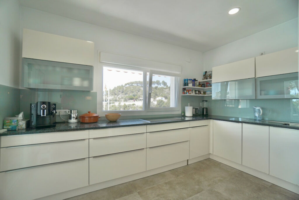 Detached Villa Montemar Alicante - image 15