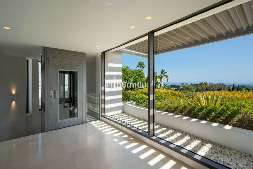 Detached Villa La Quinta Málaga - image 15