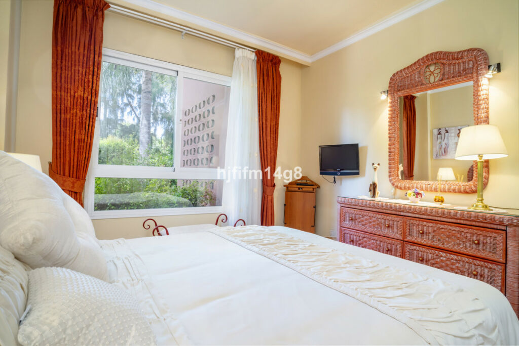 Ground Floor Apartment Puerto Banús Málaga - image 15