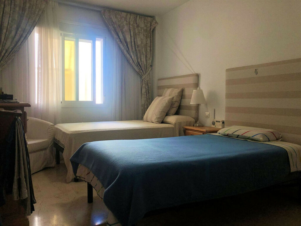 Middle Floor Apartment Fuengirola Málaga - image 15