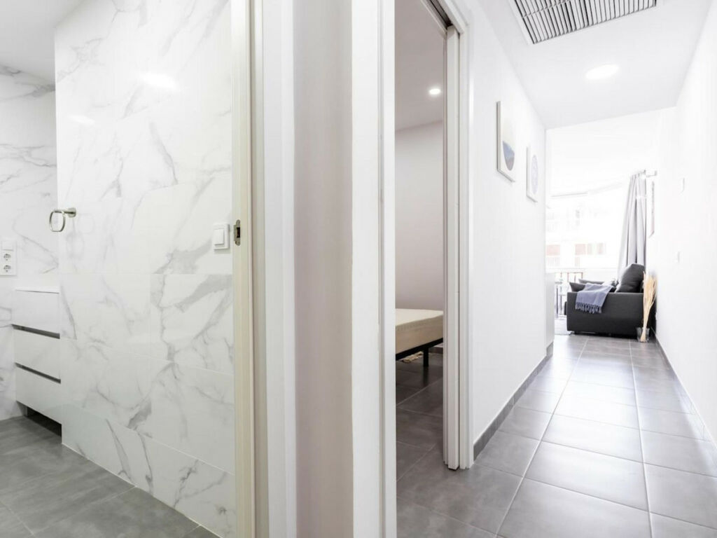 Middle Floor Apartment Fuengirola Málaga - image 15
