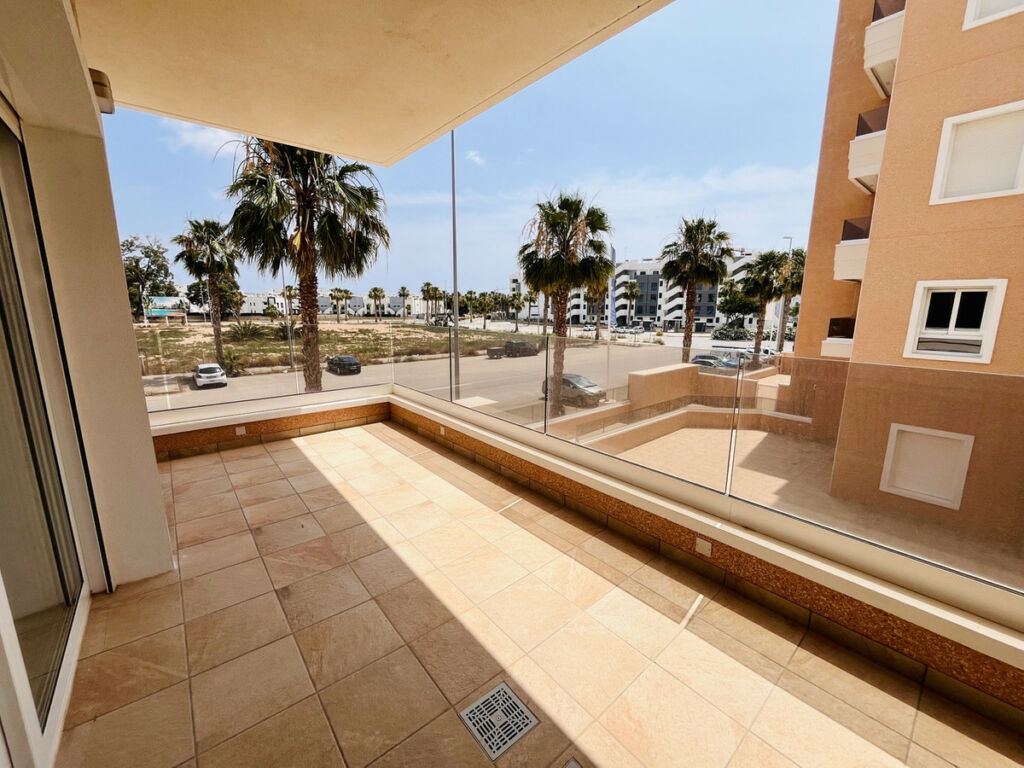 Middle Floor Apartment Guardamar del Segura Alicante - image 15