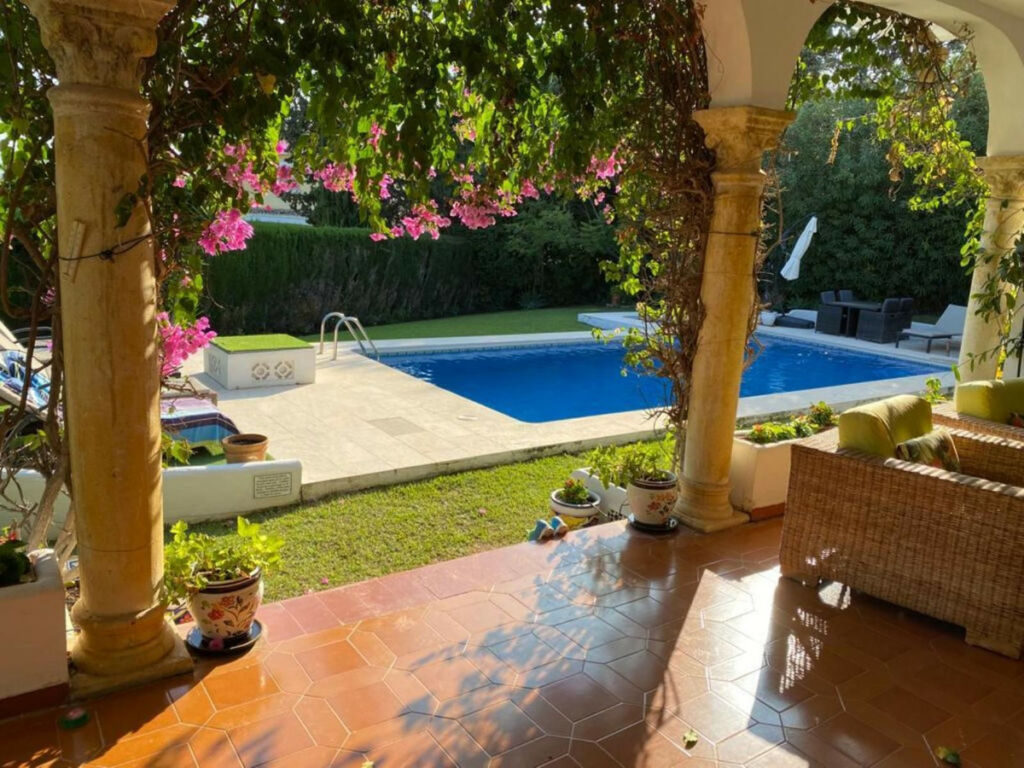 Detached Villa El Paraiso Málaga - image 18