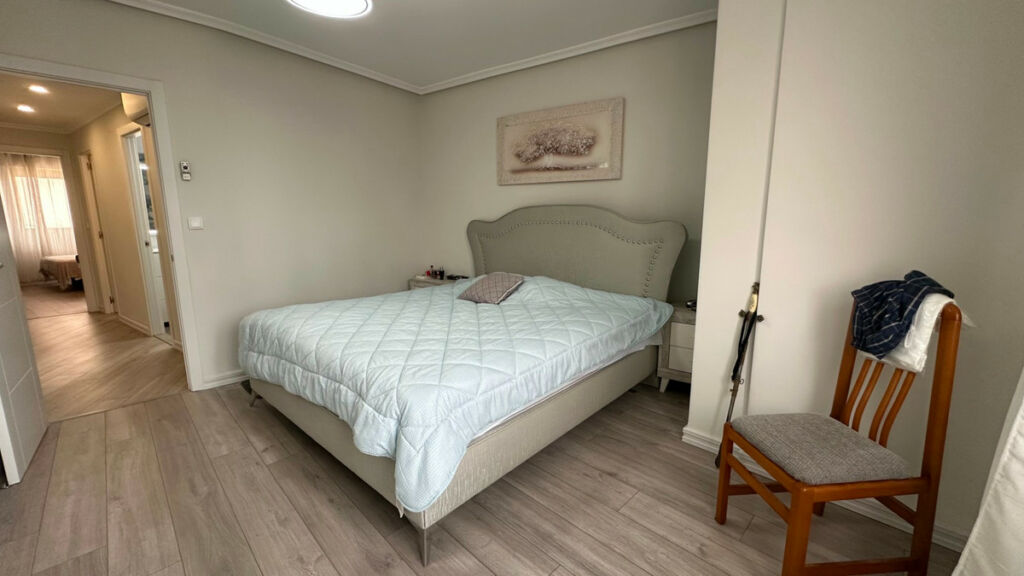 Middle Floor Apartment Guardamar del Segura Alicante - image 3