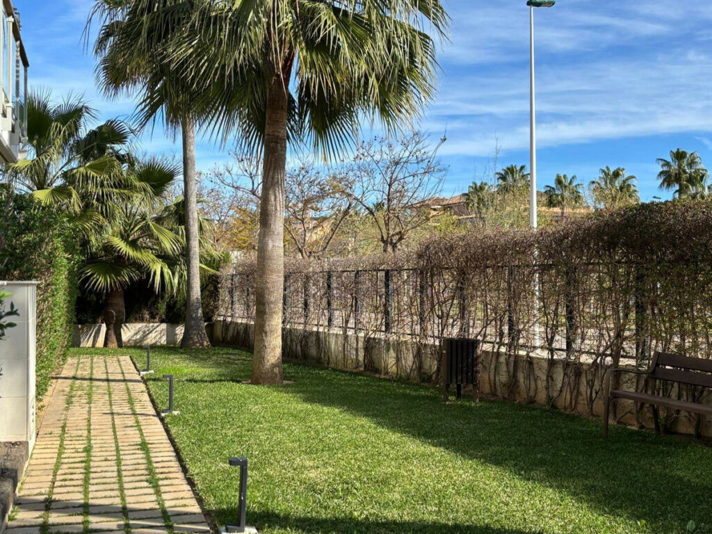 Middle Floor Apartment Javea Alicante - image 15