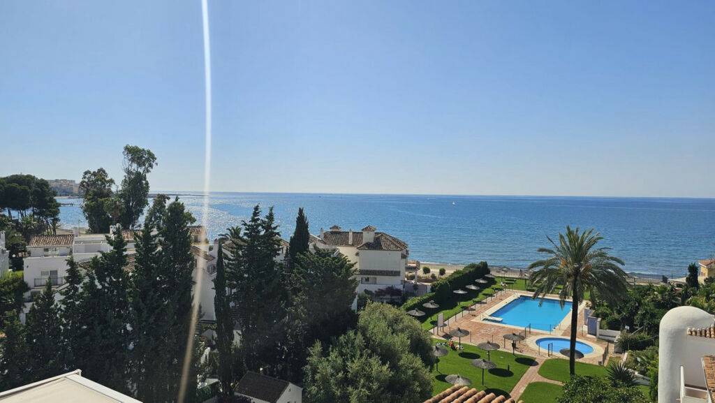 Top Floor Apartment Estepona Málaga - image 15