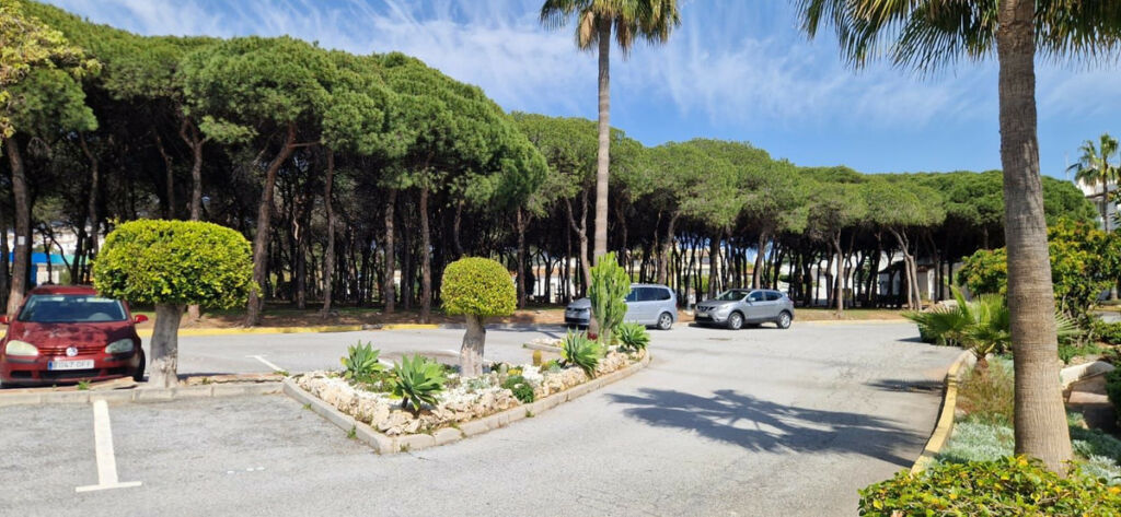 Ground Floor Apartment Calahonda Málaga - image 18