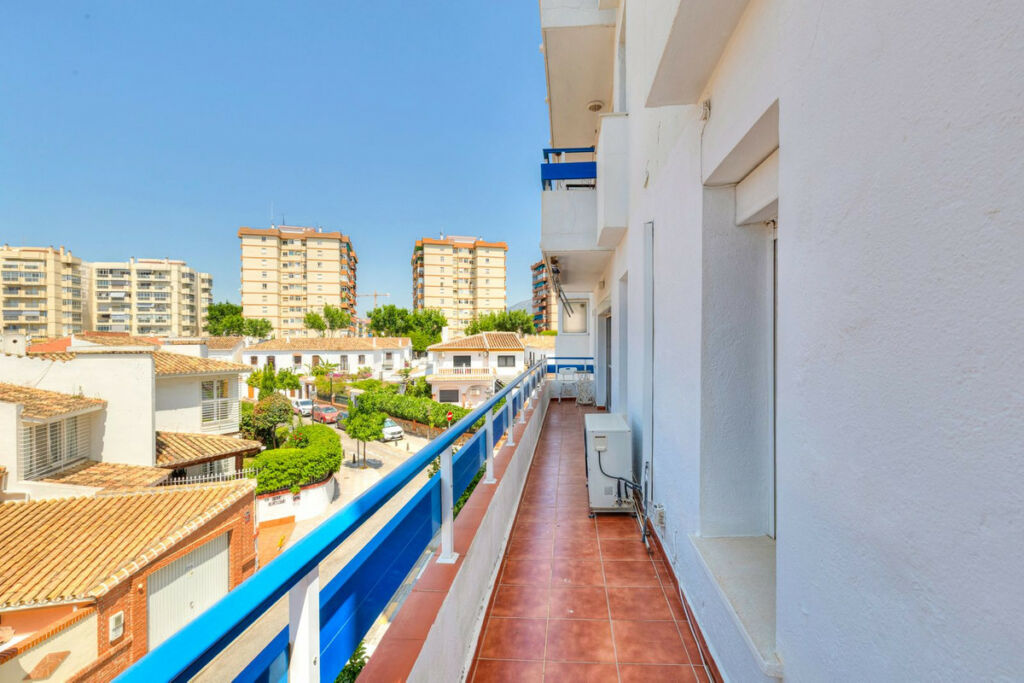 Middle Floor Apartment Fuengirola Málaga - image 15
