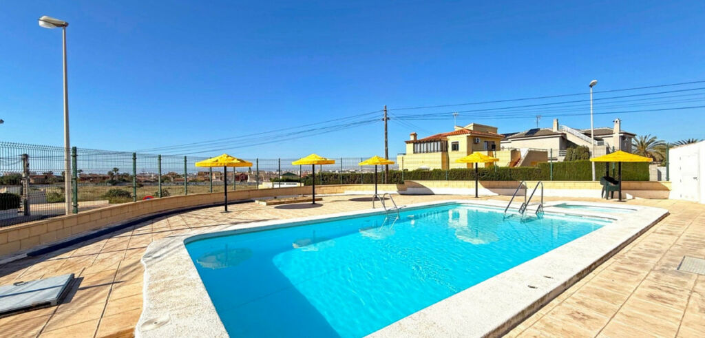 Bungalow Torrevieja Alicante - image 15