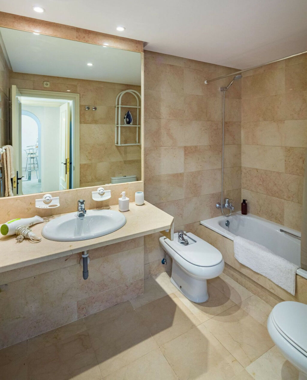 Middle Floor Apartment Puerto Banús Málaga - image 8