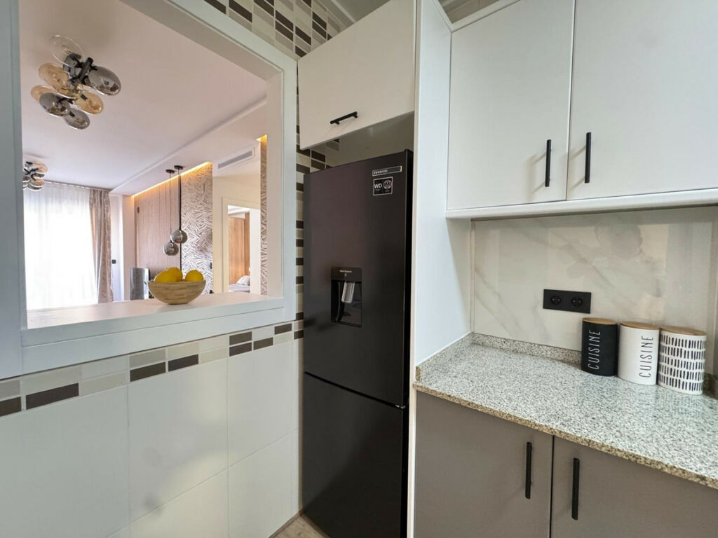 Middle Floor Apartment Torrevieja Alicante - image 15