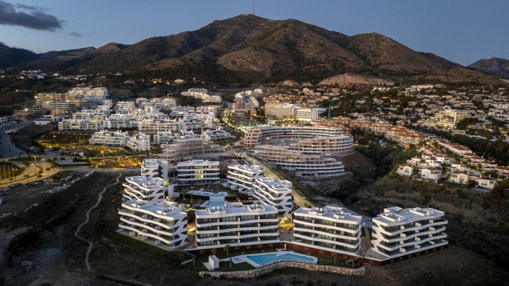 Middle Floor Apartment Fuengirola Málaga - image 16