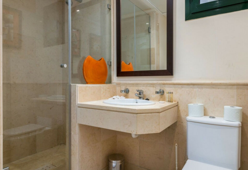 Ground Floor Apartment Benahavís Málaga - image 16