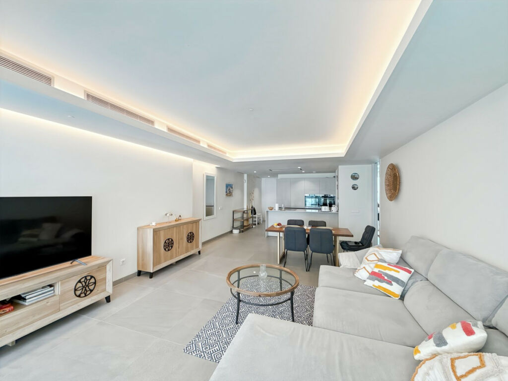 Middle Floor Apartment Estepona Málaga - image 16