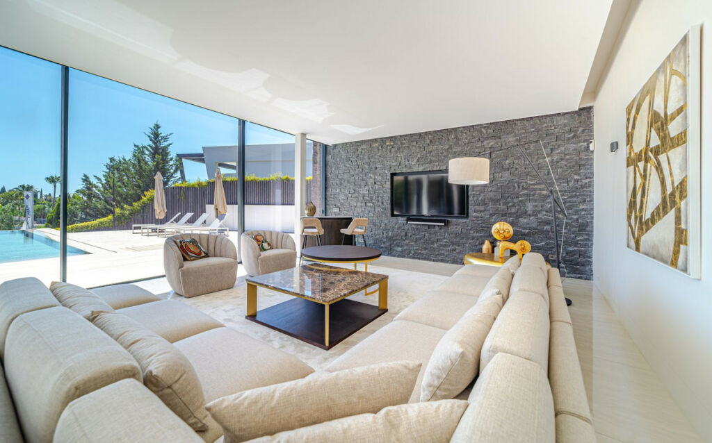 Detached Villa Nueva Andalucía Málaga - image 16