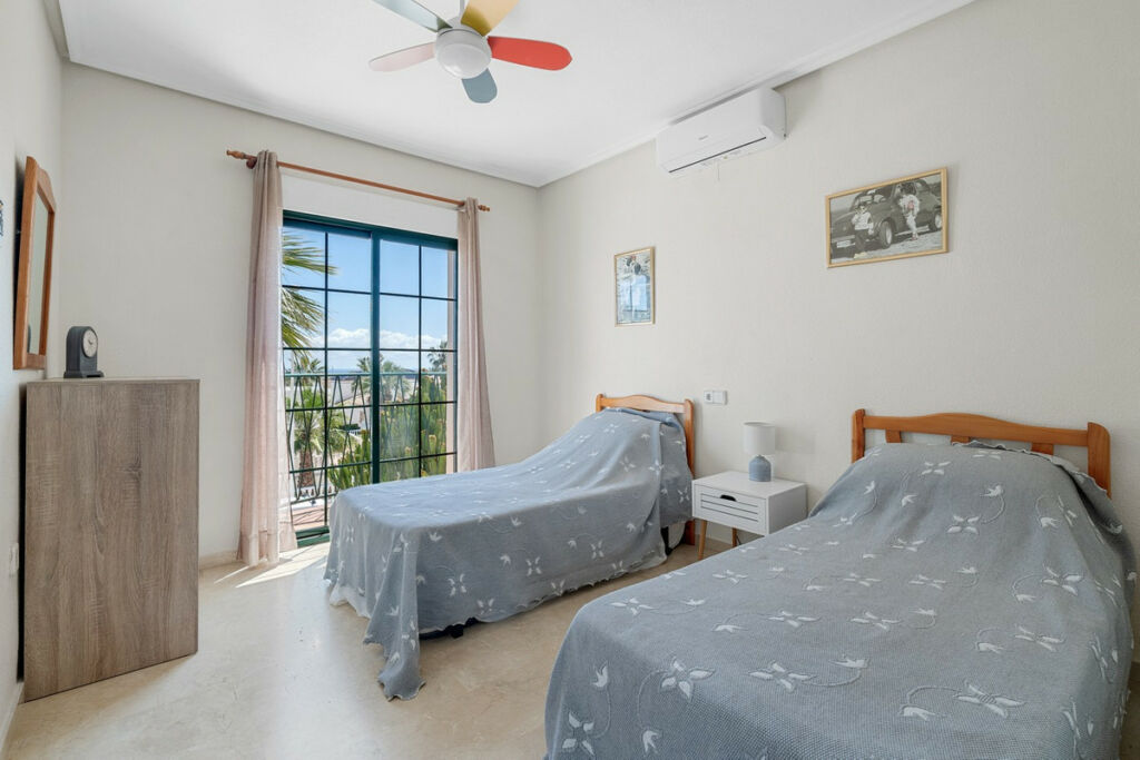 Detached Villa Orihuela Costa Alicante - image 16