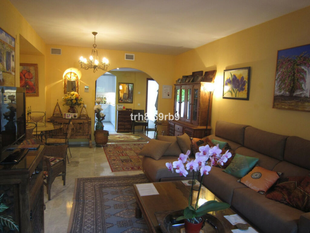 Ground Floor Apartment El Paraiso Málaga - image 16
