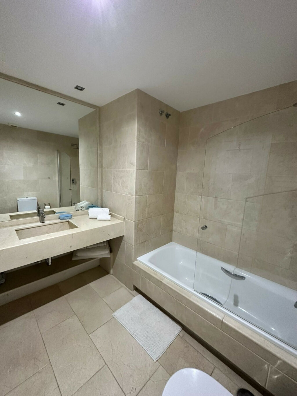 Townhouse Aloha Málaga - image 16