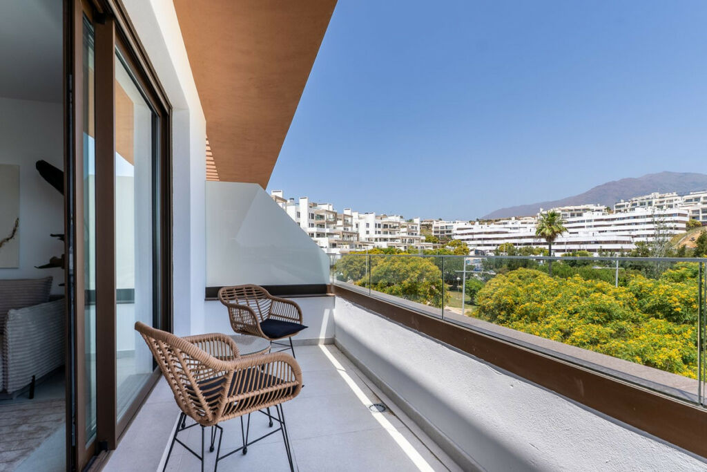 Middle Floor Apartment Estepona Málaga - image 16