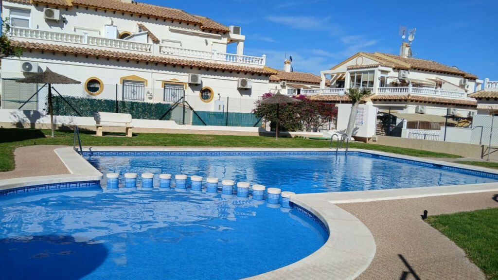 Townhouse Orihuela Costa Alicante - image 16