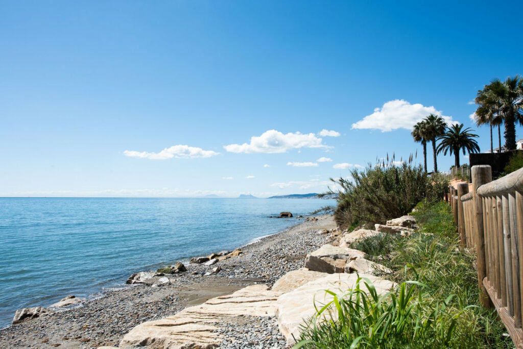 Middle Floor Apartment Estepona Málaga - image 16