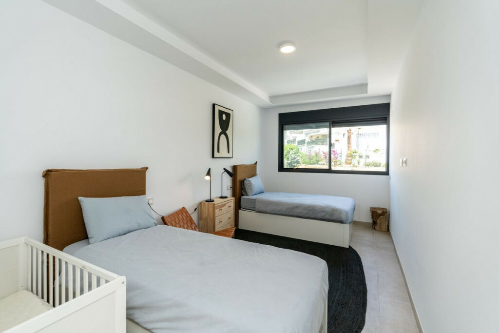 Middle Floor Apartment Estepona Málaga - image 16