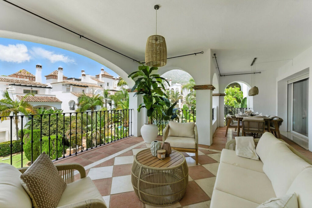 Middle Floor Apartment Nagüeles Málaga - image 15